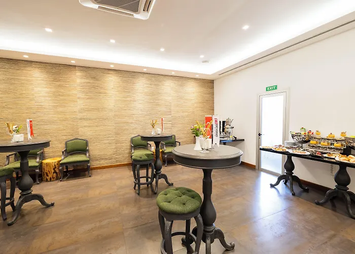 Beyond 4* Σμύρνη