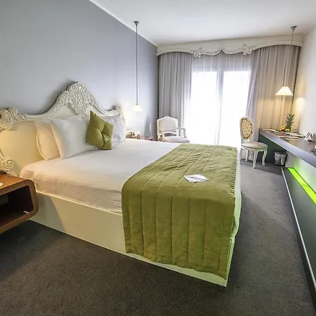 Beyond Hotel 4*